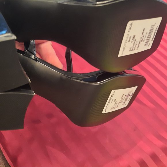 Steve Madden Persepoliss Patent Block Heel Sandal, Size 7.5 - Picture 5 of 5